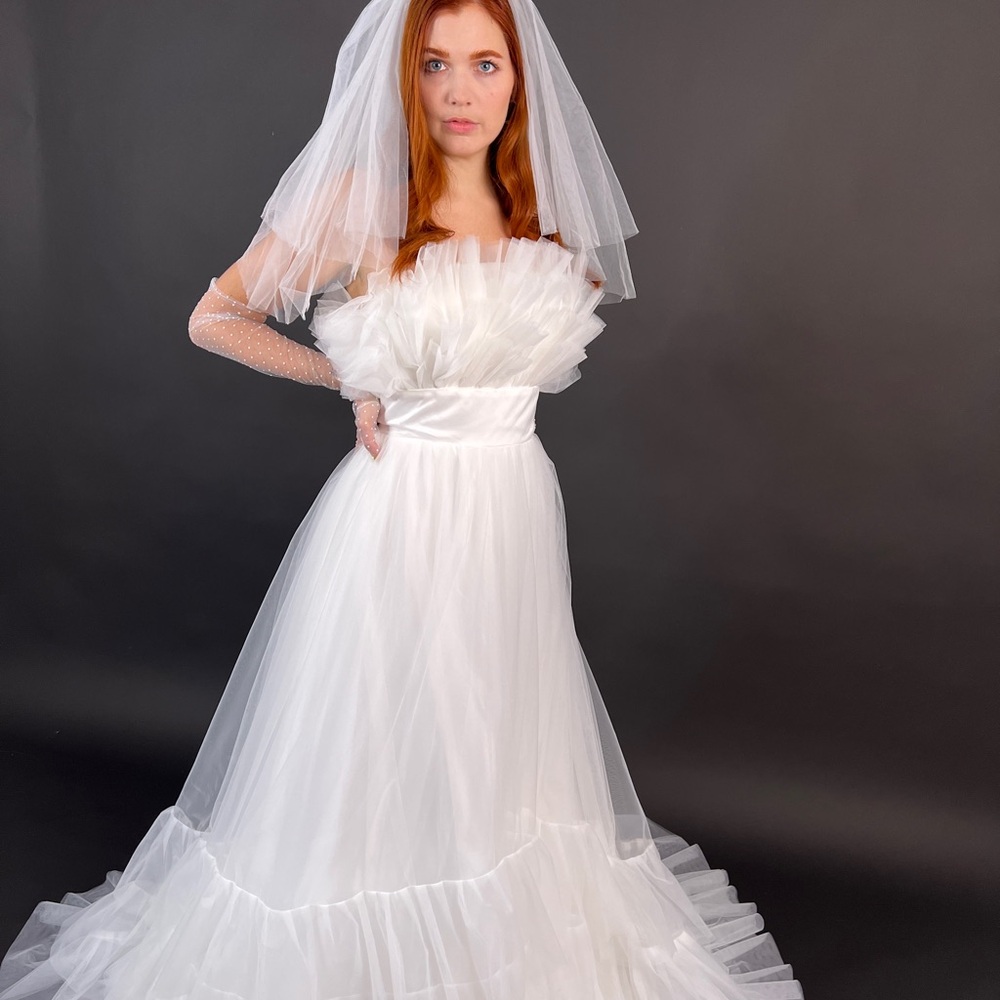 1950’s inspired strapless Aline Wedding dress - Picture 8 of 8